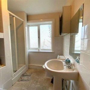 1 bedroom semi-detached house to rent - Photo 2