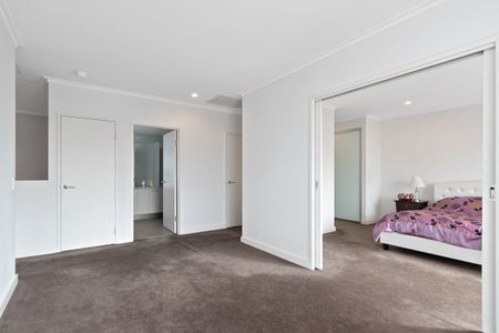 Spacious Townhouse – Burswood Peninsula Estate. - Photo 5