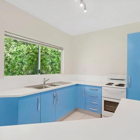 PRIVATE UNIT IN SMALL COMPLEX - WALKING DISTANCE TO BEACH - Photo 4