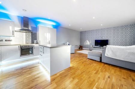 Providence House, Bartley Way, RG27 - Photo 2