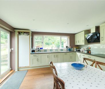 4 bedroom semi-detached house to rent - Photo 6