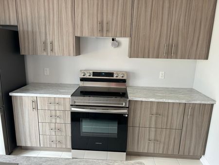 For Lease - 5672 Dorchester Road Unit# 35, Niagara Falls, Ontario - Photo 2