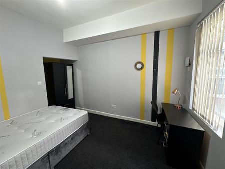 1 bedroom semi-detached house to rent - Photo 5