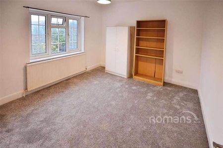 Cippenham Lane, Slough, Berkshire, SL1 - Photo 3