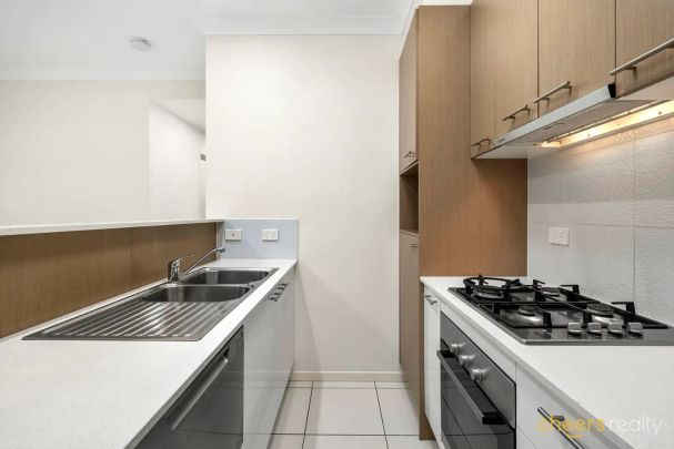“Quality Apartment with court yard in the Heart of Enoggera!” - Photo 1