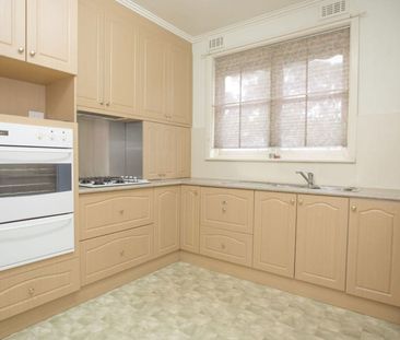 PERFECT LOCATION 2 BEDROOMS & STUDY - Photo 4