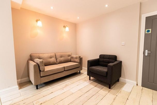 5 bedroom house to rent - Photo 1