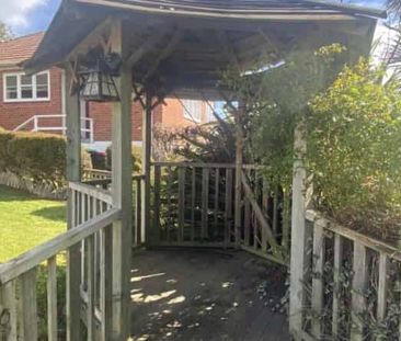 Bright 2-Bedroom Home in Wakari - Photo 4