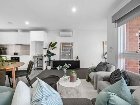 MODERN 2 BEDROOM UNIT, WALK TO TOWN - Photo 2