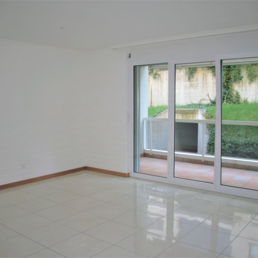 Dachwohnung 3.5 Zimmer - zentrale aber ruhige Lage im Grünen - Foto 1