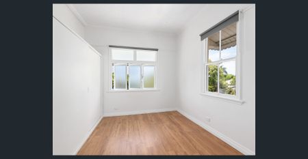 Newly Renovated Character Home in a Prime Annerley Pocket - Photo 3