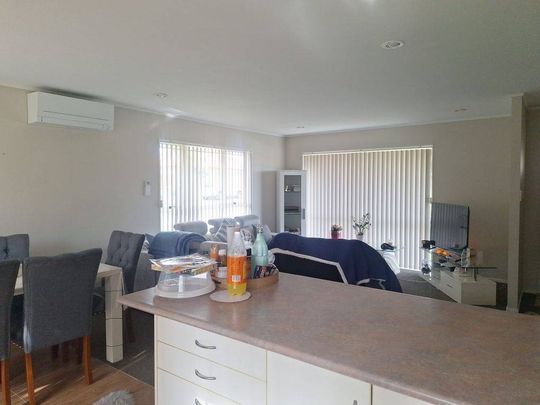 Charming 3 bedroom - Photo 1