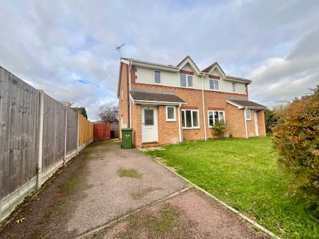 3 bedroom Semi-Detached House to let - Photo 5