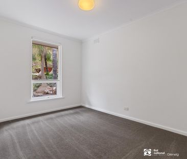 Charming Family Home - Photo 6
