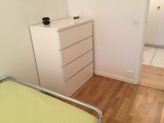 Inneboende/möblerat rum - kort period - Foto 1