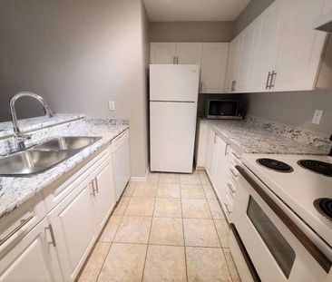 CHARMING 1 BEDROOM SUITE AVAILABLE NOW AT LAUREL PLACE IN VANCOUVE - Photo 1