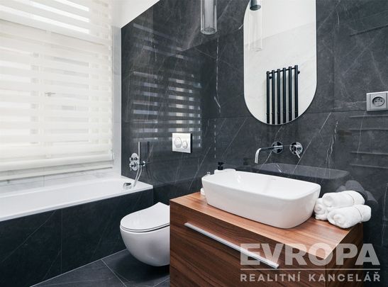 Pronájem bytu 2+kk 50 m², U Zvonařky 358, Praha - Фото 1