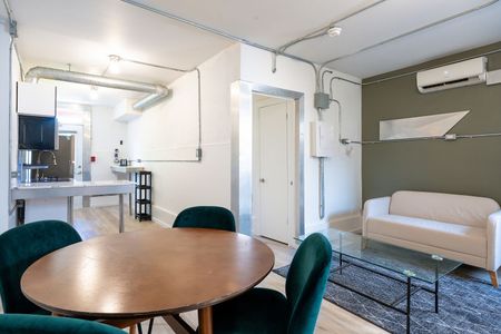 The New York | All-Inclusive Suites near the Byward Market - Photo 3