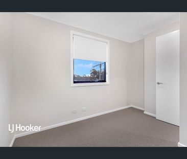 GREAT LOCATION THREE BEDROOM TOWNHOUSE!! - Photo 1