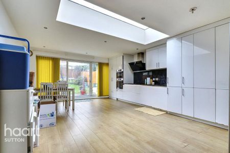 1 bedroom in a house share to rent - Photo 5