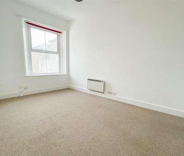Cavendish Place, Eastbourne, BN21 - Photo 2