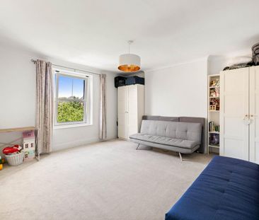 3 bedroom apartment to rent - Photo 4