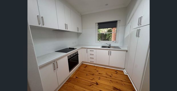 Fabulous City Fringe Location - New Kitchen - New Bathroom - Photo 1