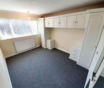 St. Giles Close, Kettering, Northants, NN15 - Photo 2