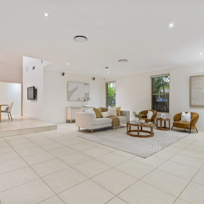 Beautiful Family Home with a Pool - Just in time for Summer! - Photo 1