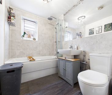 Cheetah Chase, Stanway, Colchester, Essex, CO3 8DA - Photo 5