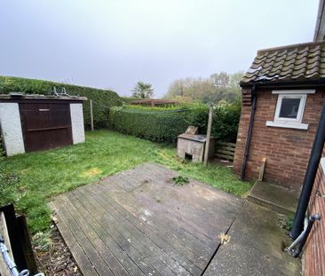 2 bedroom terraced house to rent - Photo 2