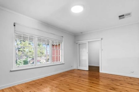 Charming 3-Bedroom Home in Prime Dernancourt Location - Photo 5