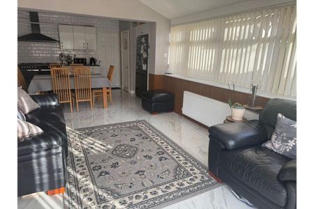 3 bedroom terraced house to rent - Photo 2