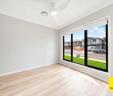 A near new aesthetically designed spacious house ready to move in. - Photo 1