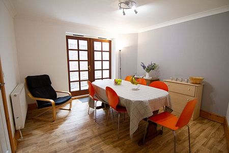 64A, Wellington Street - Photo 2