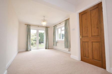 3 bedroom detached house to rent - Photo 4