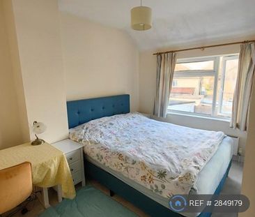 3 bedroom semi-detached house to rent - Photo 4