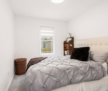 For Lease - 10 Deneb Street, Barrie, Ontario - Photo 5