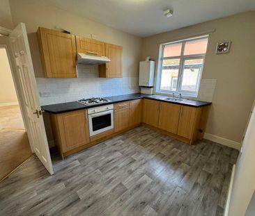 2 bed upper flat to rent in NE3 - Photo 2