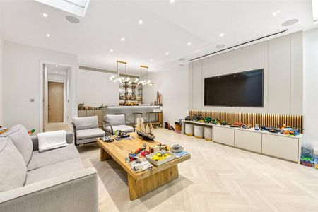 5 bedroom semi-detached house to rent - Photo 5