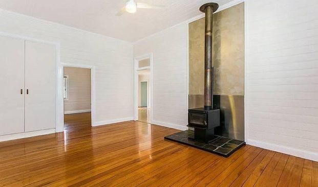 Stunning Home - Lawn And Garden Maintenance Included - Photo 1