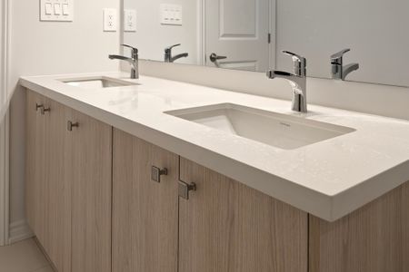 For Lease - 5911 Saigon Street, Mississauga, Ontario - Photo 5