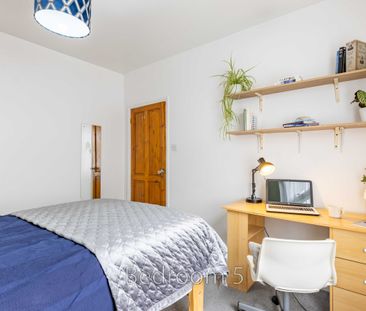 Room 1 - Photo 3