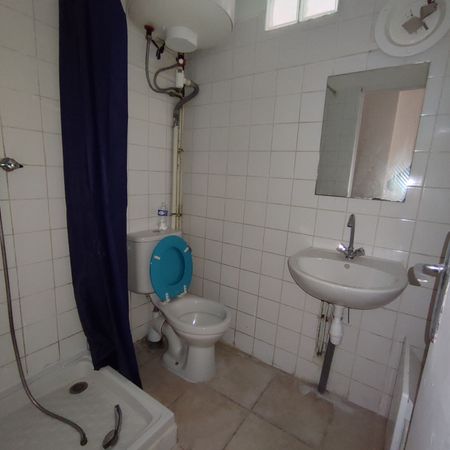 Appartement 1 pièces 27m2 MARSEILLE 15EME 395 euros - Photo 4