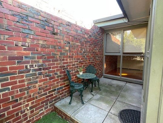 5/6 Merton Street, Ivanhoe - Photo 1