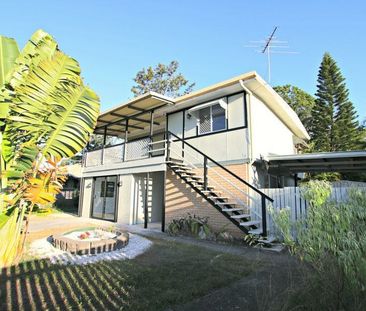 GREAT FAMILY HOME WITH DUAL LIVING POTENTIAL - Photo 4