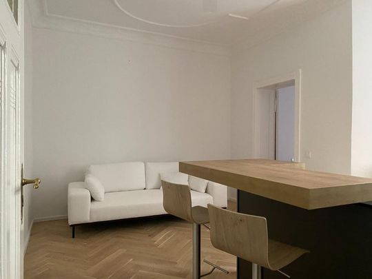 Hochwertig sanierte und möblierte Single-Wohnung bis Januar 2028 - Photo 1