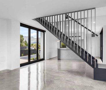 Architecturally designed townhouse - Photo 4