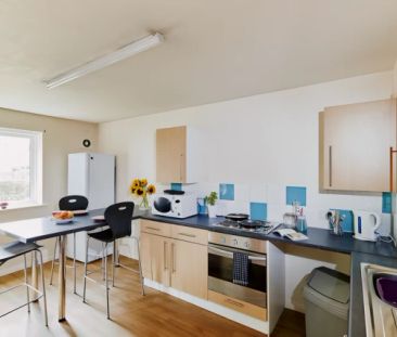 4 Bedroom House - Photo 5