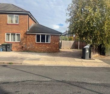 a Trent Road, Luton - Photo 2